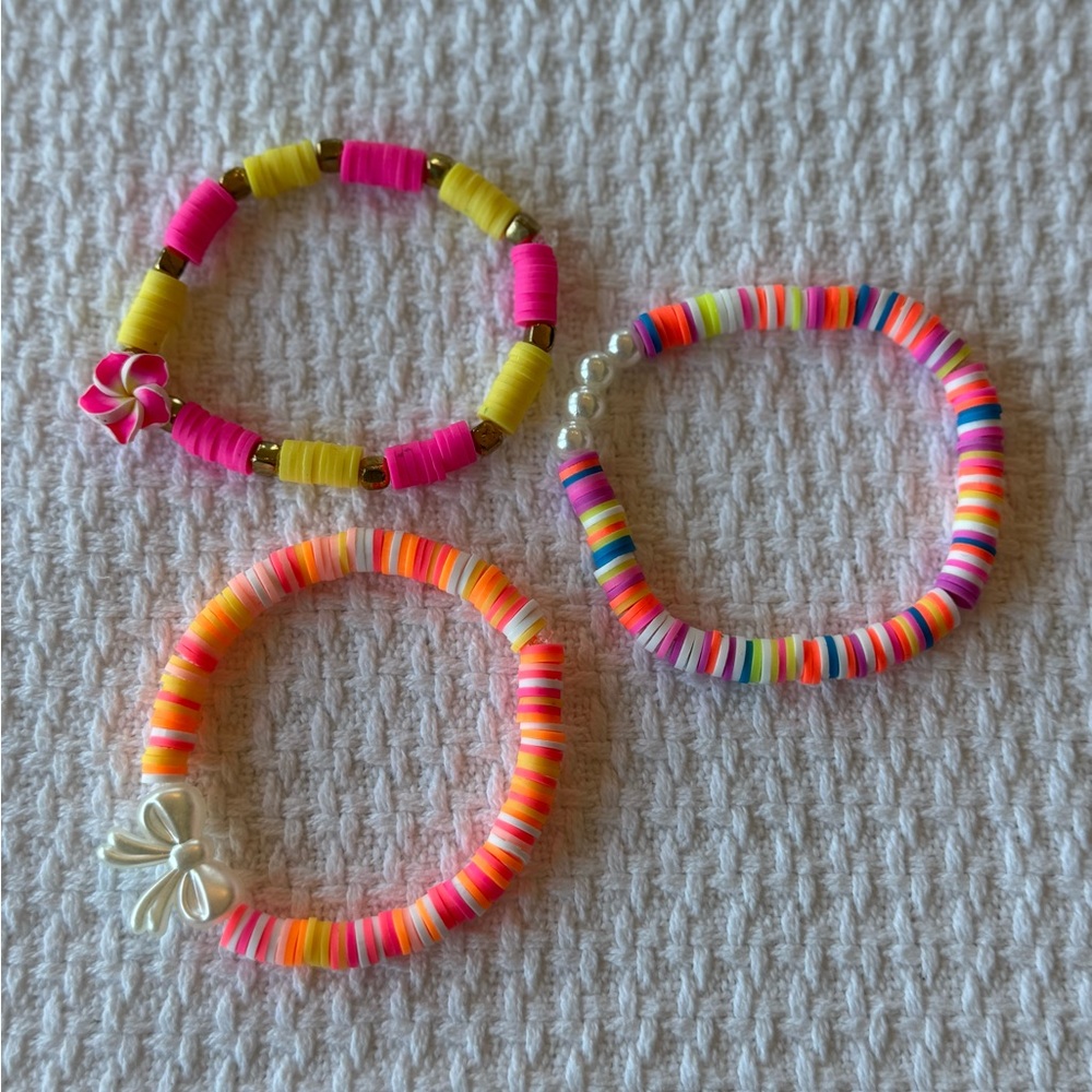 NEW Handmade Neon Pink Yellow Clay Beaded Stretch Flower Bow 3 Bracelet Set